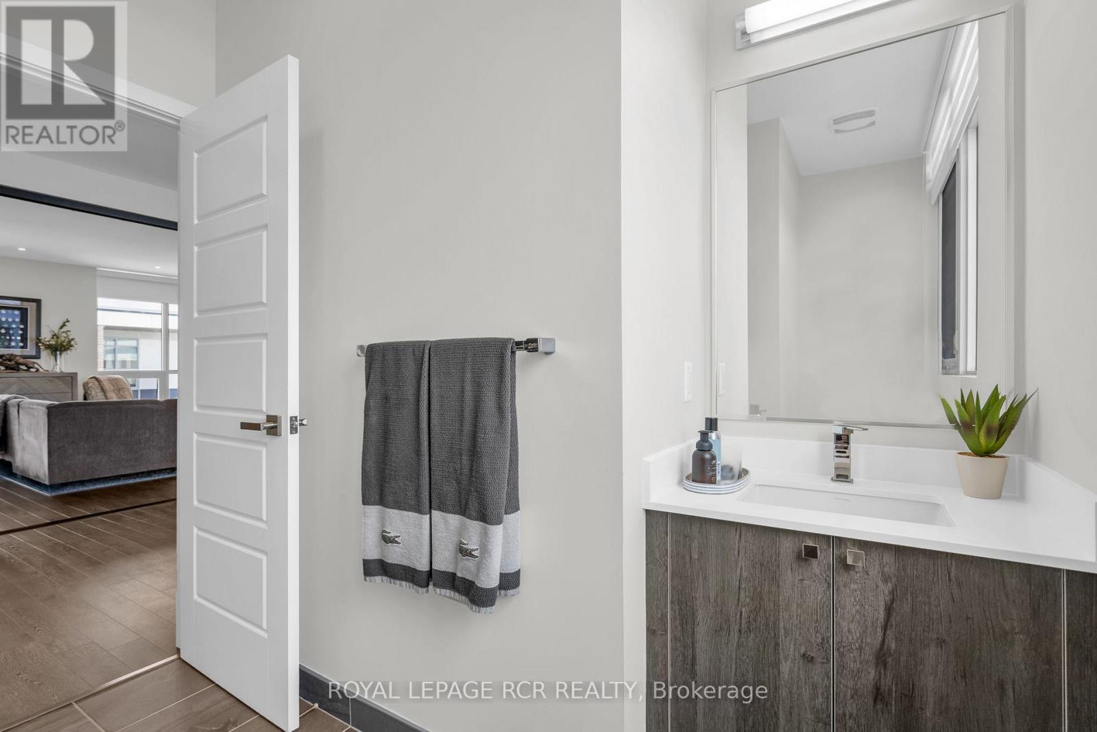 3652 Ferretti Court, Innisfil, Ontario  L9S 0N6 - Photo 39 - N12341425