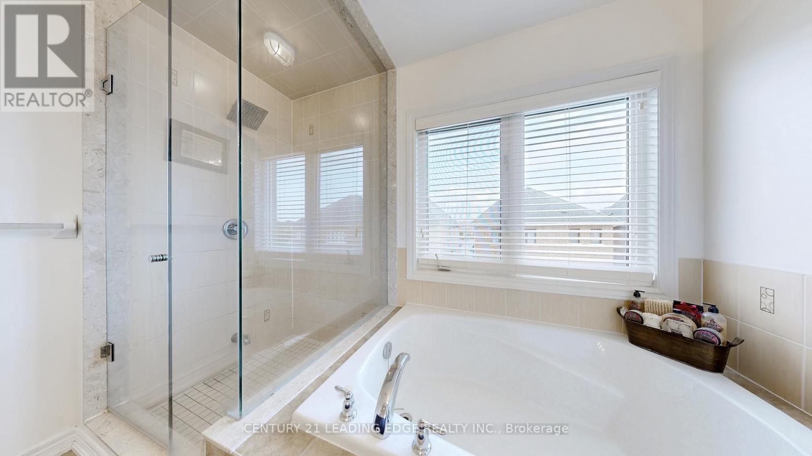 6 Kellington Trail, Whitchurch-Stouffville (Stouffville), Ontario  L4A 7X3 - Photo 31 - N12341472