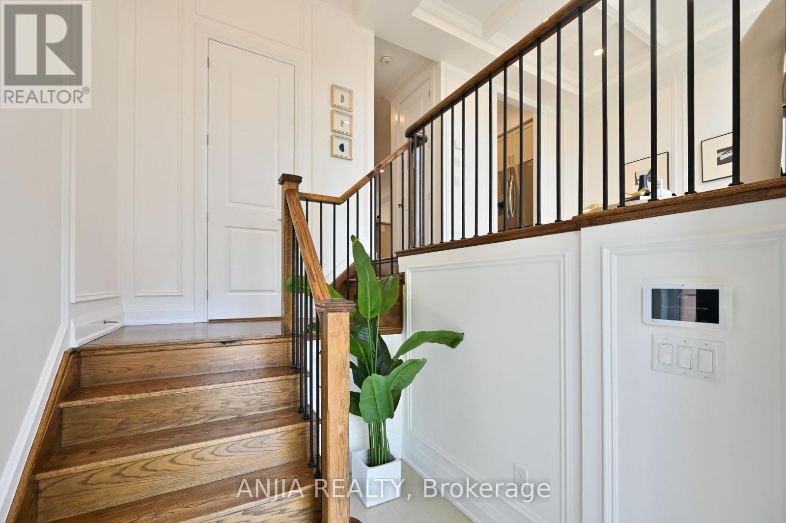 Property at 37 DUNCOMBE LANE image 2
