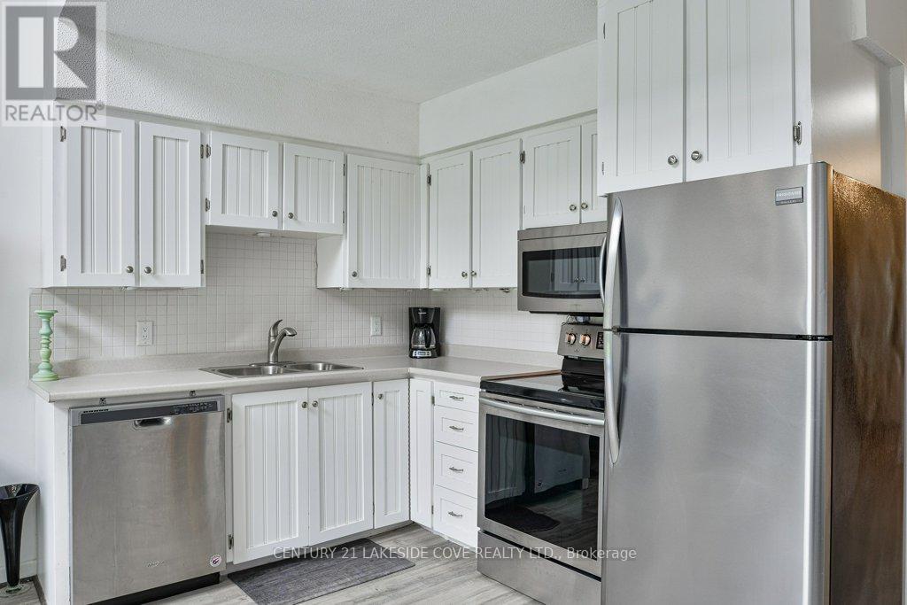 10 - 81 Laguna Parkway S, Ramara, Ontario  L0K 1B0 - Photo 8 - S12341413