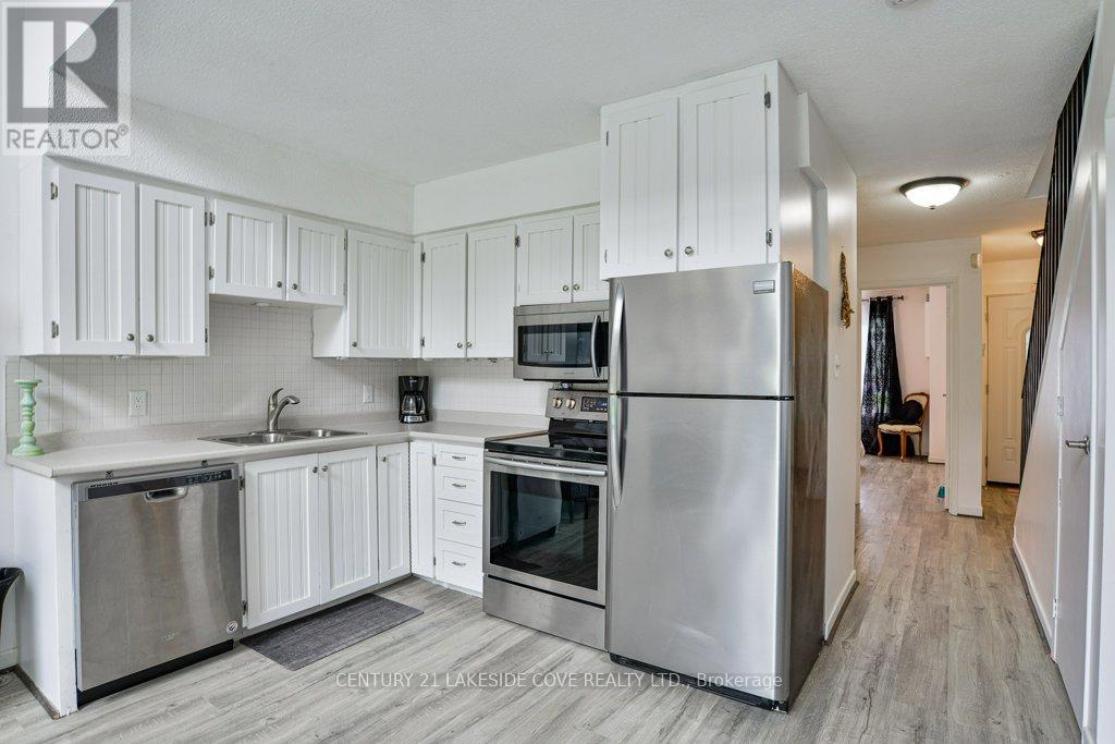 10 - 81 Laguna Parkway S, Ramara, Ontario  L0K 1B0 - Photo 9 - S12341413