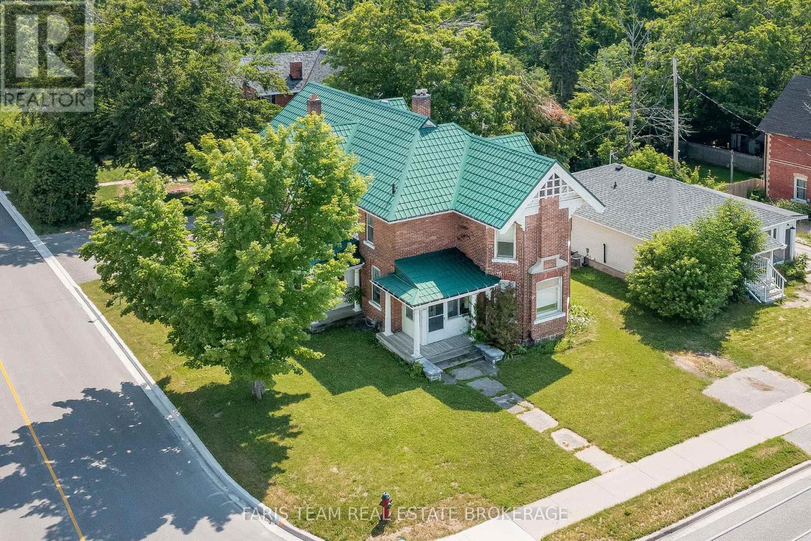 Property at 9 BORLAND STREET E image 1