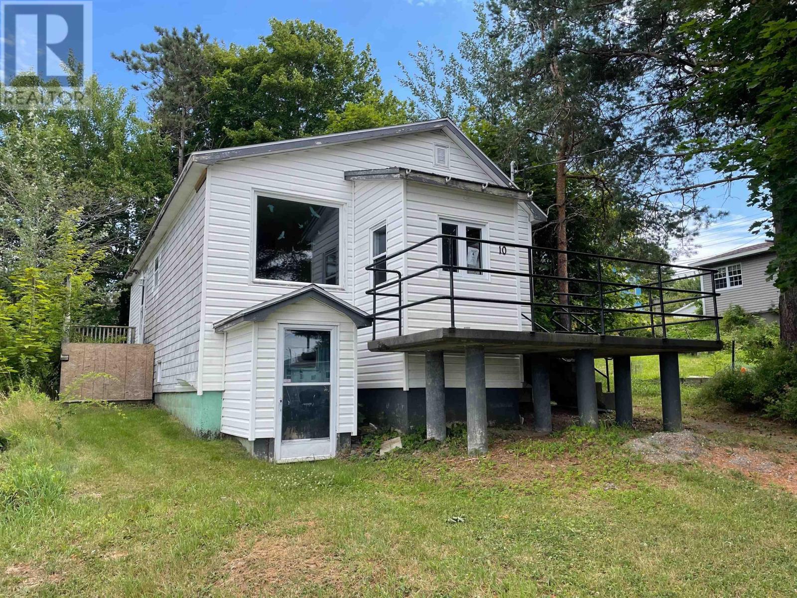 10 Spring Street, Sydney, Nova Scotia  B1P 3P2 - Photo 1 - 202520459