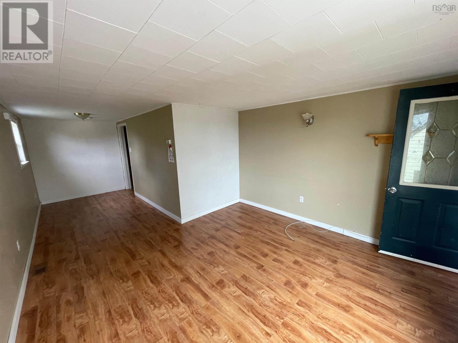 10 Spring Street, Sydney, Nova Scotia  B1P 3P2 - Photo 6 - 202520459
