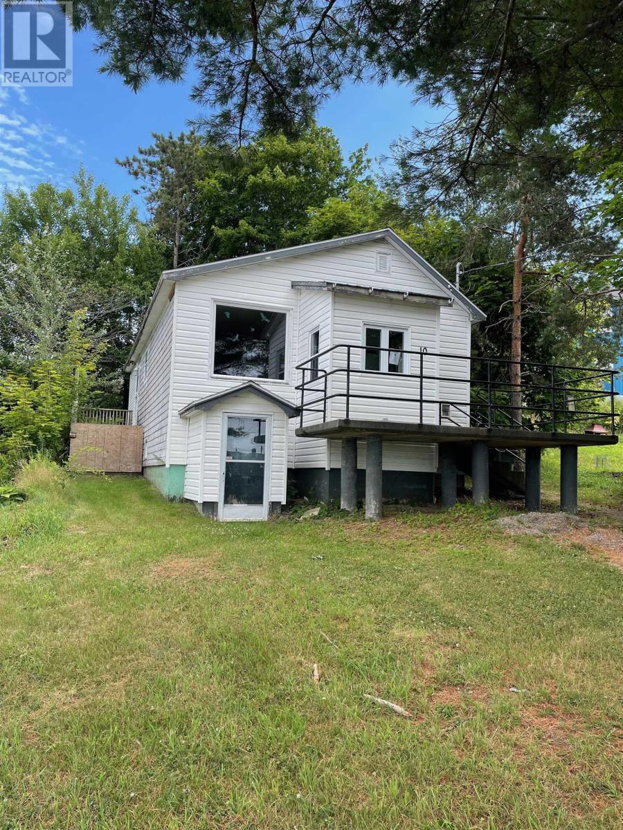 10 Spring Street, Sydney, Nova Scotia  B1P 3P2 - Photo 2 - 202520459