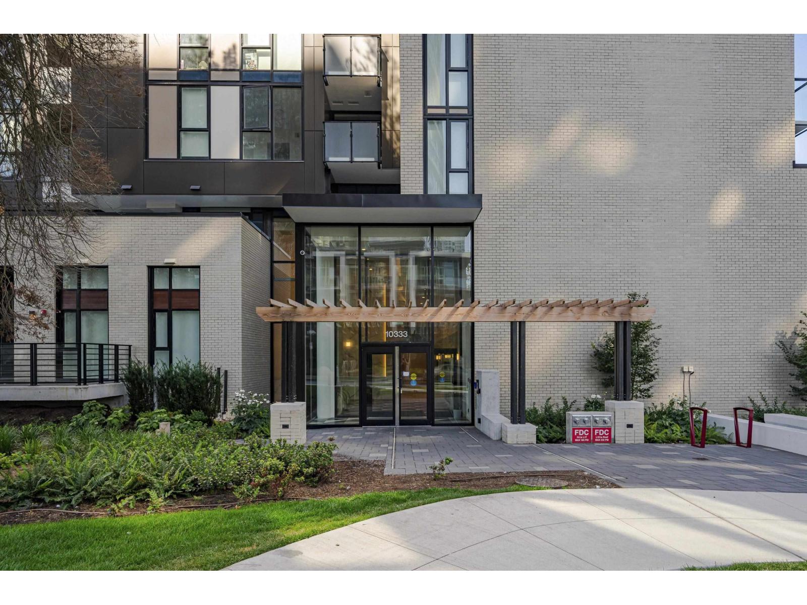 2204 10333 133 Street, Surrey, British Columbia V3T 0V1 - Photo 3 - R3035563