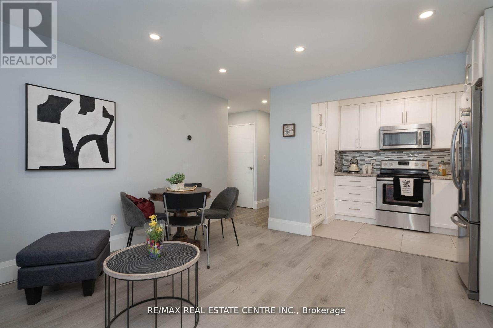 504 - 3621 Lakeshore Boulevard, Toronto (Long Branch), Ontario  M9W 4W1 - Photo 13 - W12341344