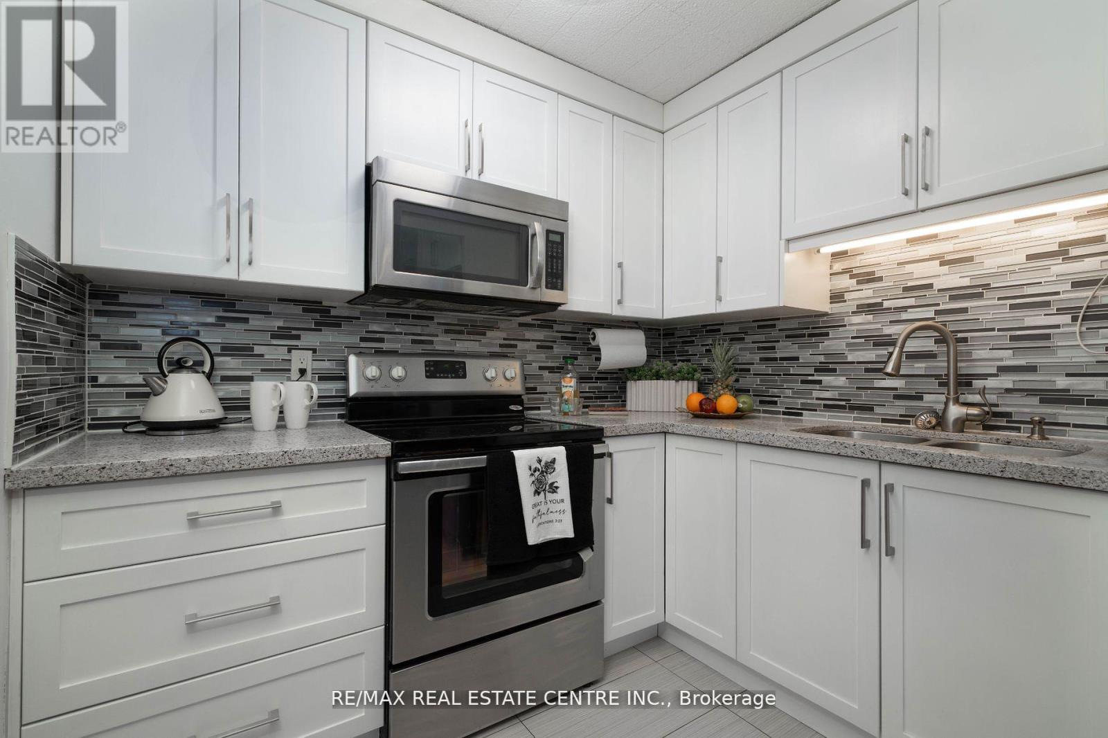 504 - 3621 Lakeshore Boulevard, Toronto (Long Branch), Ontario  M9W 4W1 - Photo 7 - W12341344