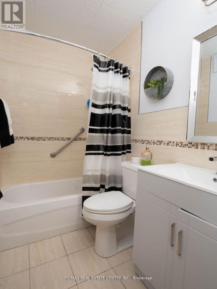 504 - 3621 Lakeshore Boulevard, Toronto (Long Branch), Ontario  M9W 4W1 - Photo 8 - W12341344
