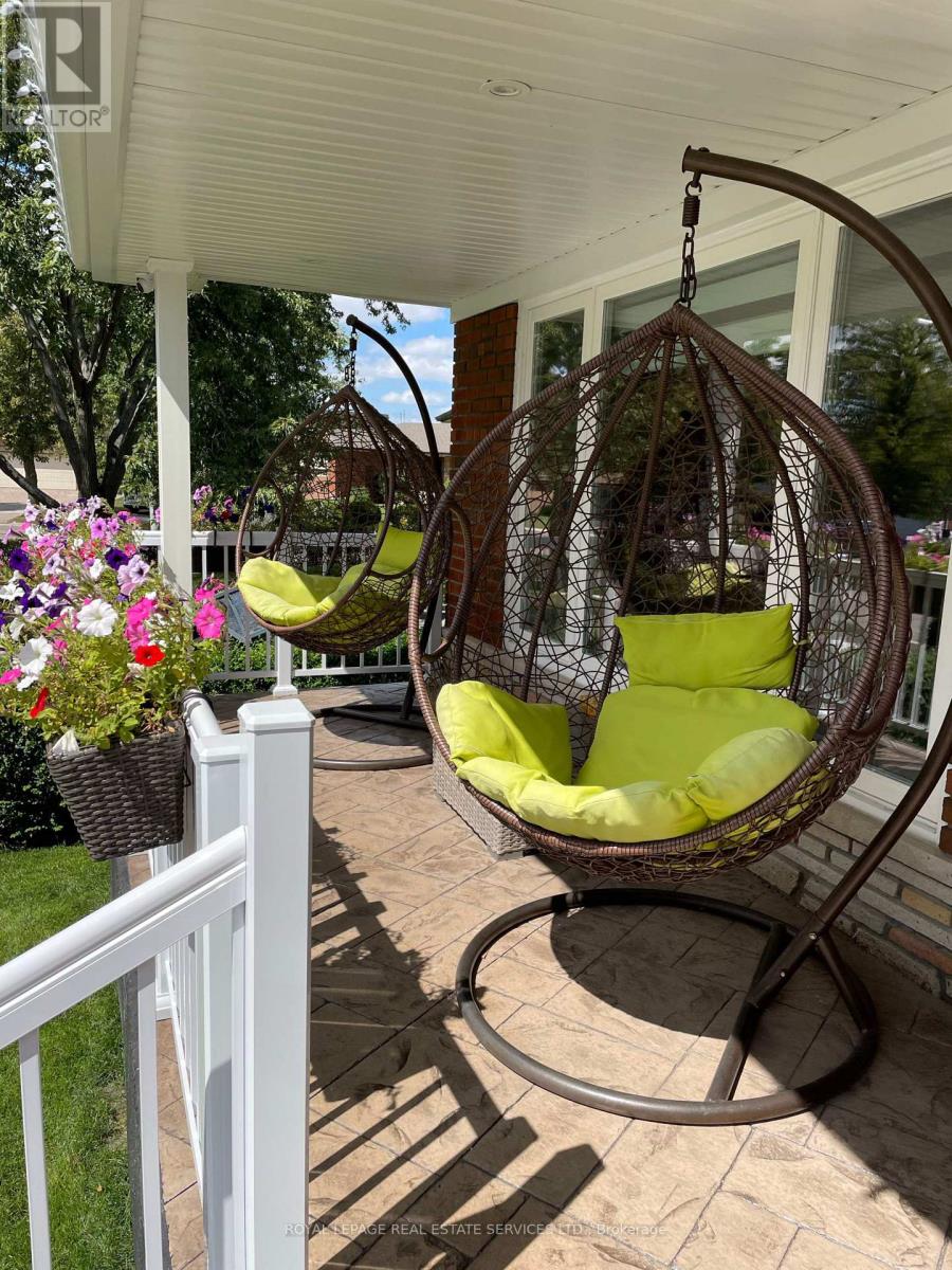 Property at 12 WARLINGHAM COURT image 2