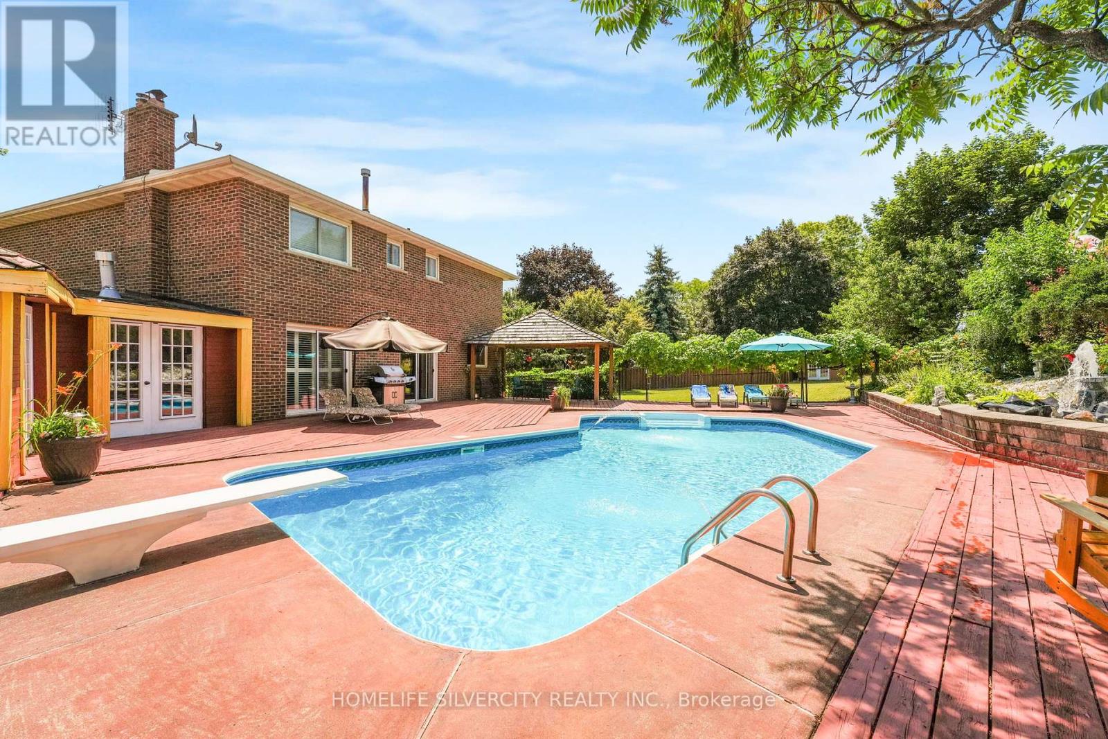 Property at 16 PACIFIC LANE image 4