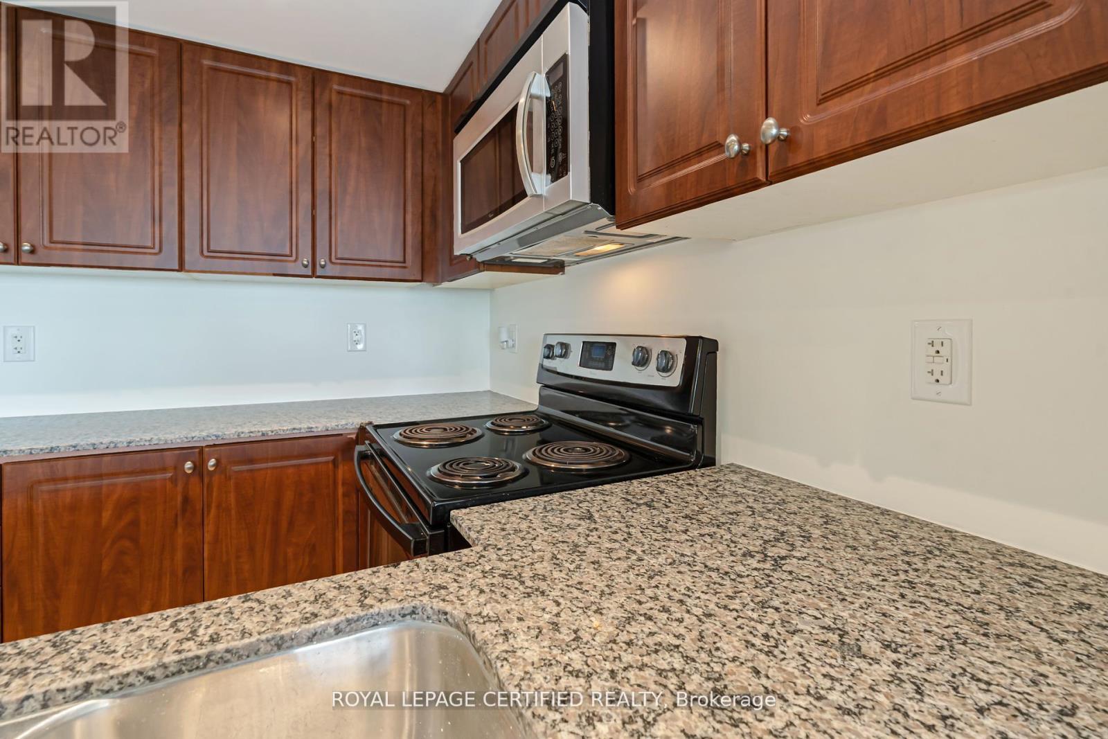 813 - 9 George Street N, Brampton, Ontario  L6X 0T6 - Photo 11 - W12341569