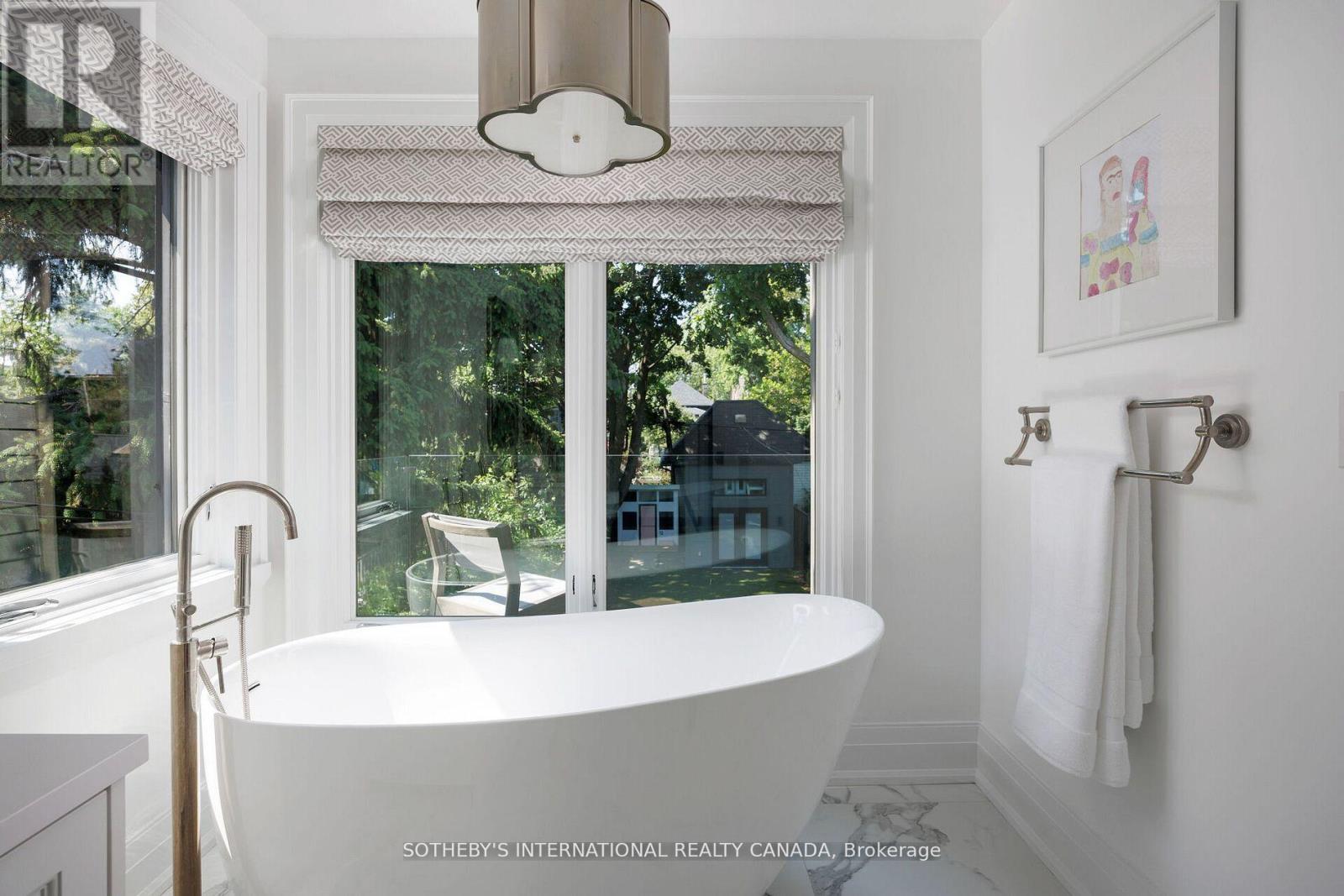 12 Hewitt Avenue, Toronto (High Park-Swansea), Ontario  M6R 1Y3 - Photo 16 - W12341576
