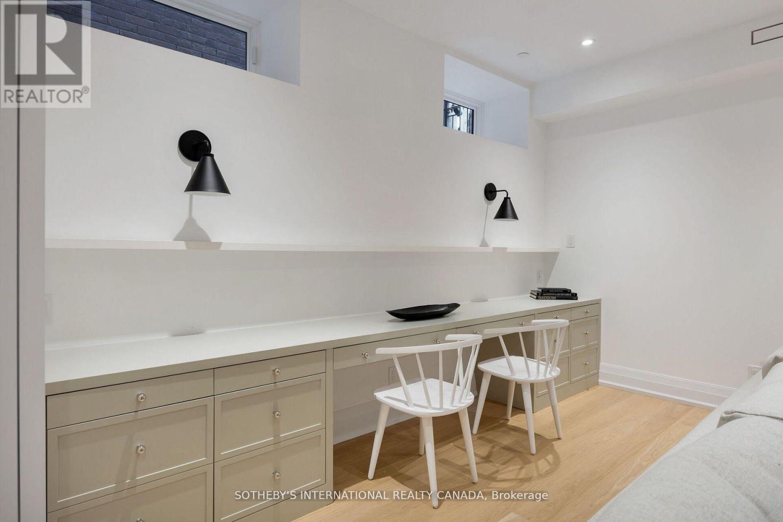 12 Hewitt Avenue, Toronto (High Park-Swansea), Ontario  M6R 1Y3 - Photo 38 - W12341576