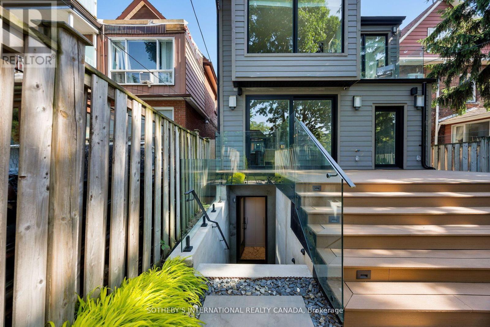 12 Hewitt Avenue, Toronto (High Park-Swansea), Ontario  M6R 1Y3 - Photo 46 - W12341576