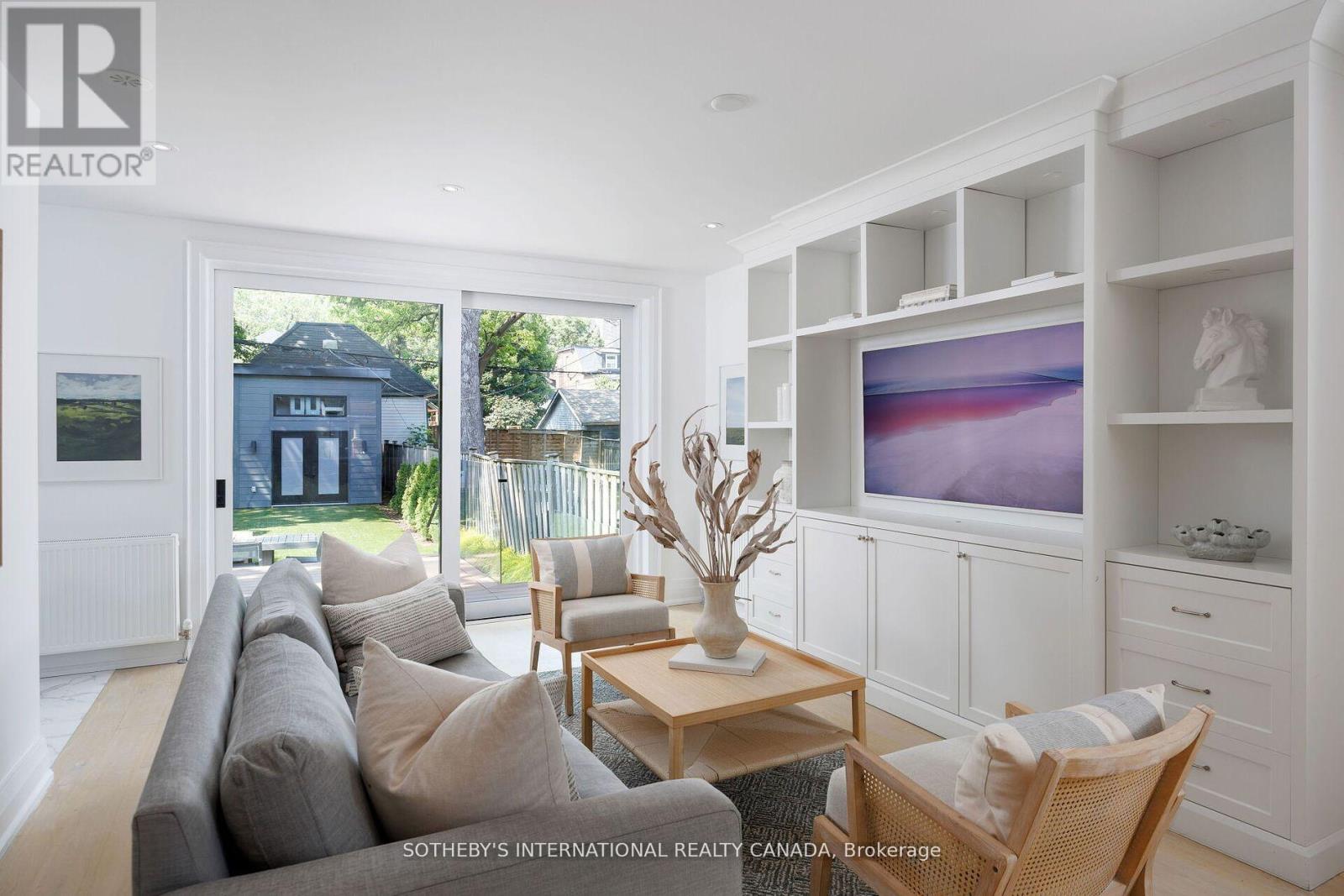 12 Hewitt Avenue, Toronto (High Park-Swansea), Ontario  M6R 1Y3 - Photo 9 - W12341576
