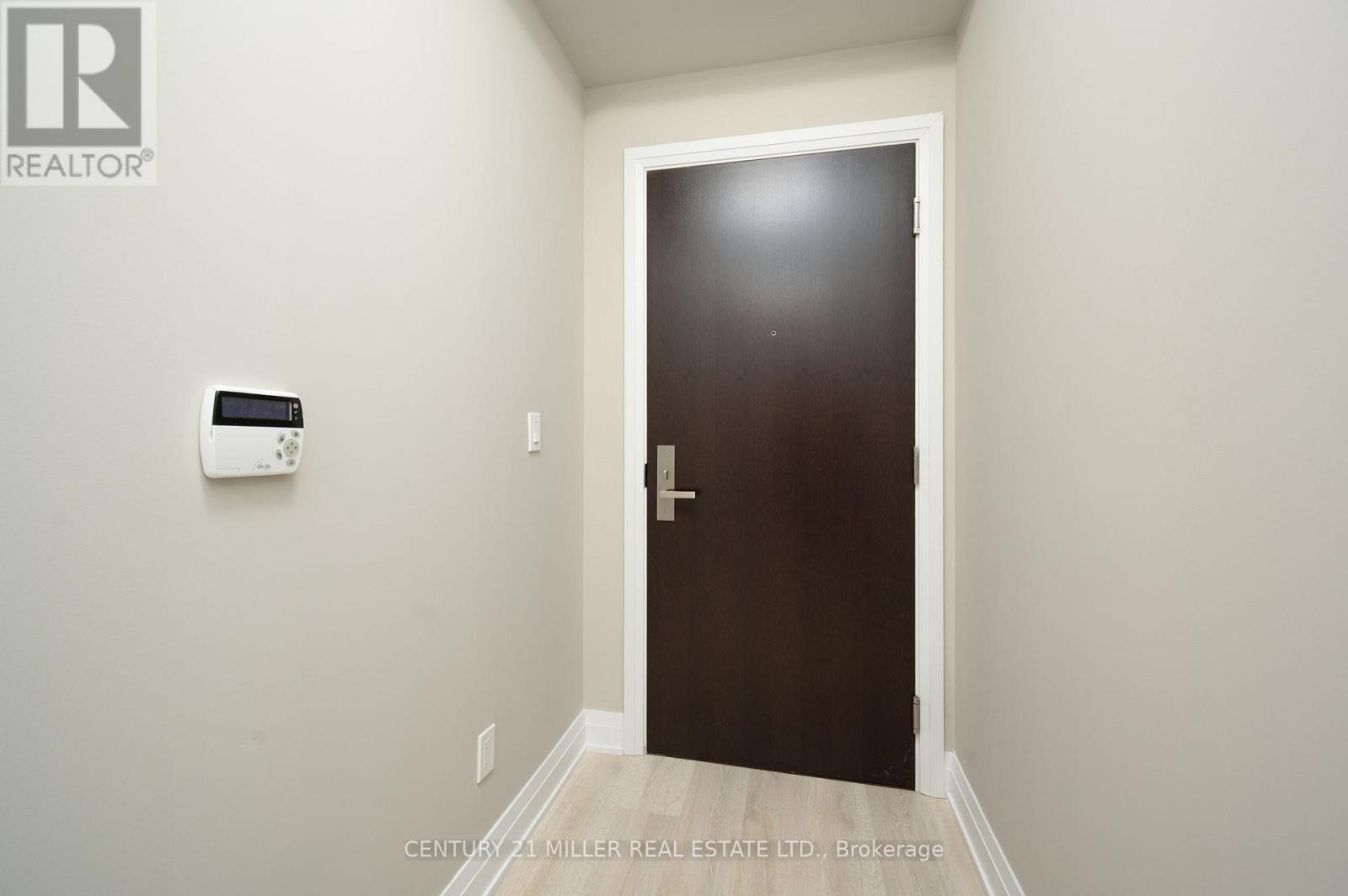 1103 - 55 Speers Road, Oakville (Qe Queen Elizabeth), Ontario  L6K 0H9 - Photo 2 - W12341615