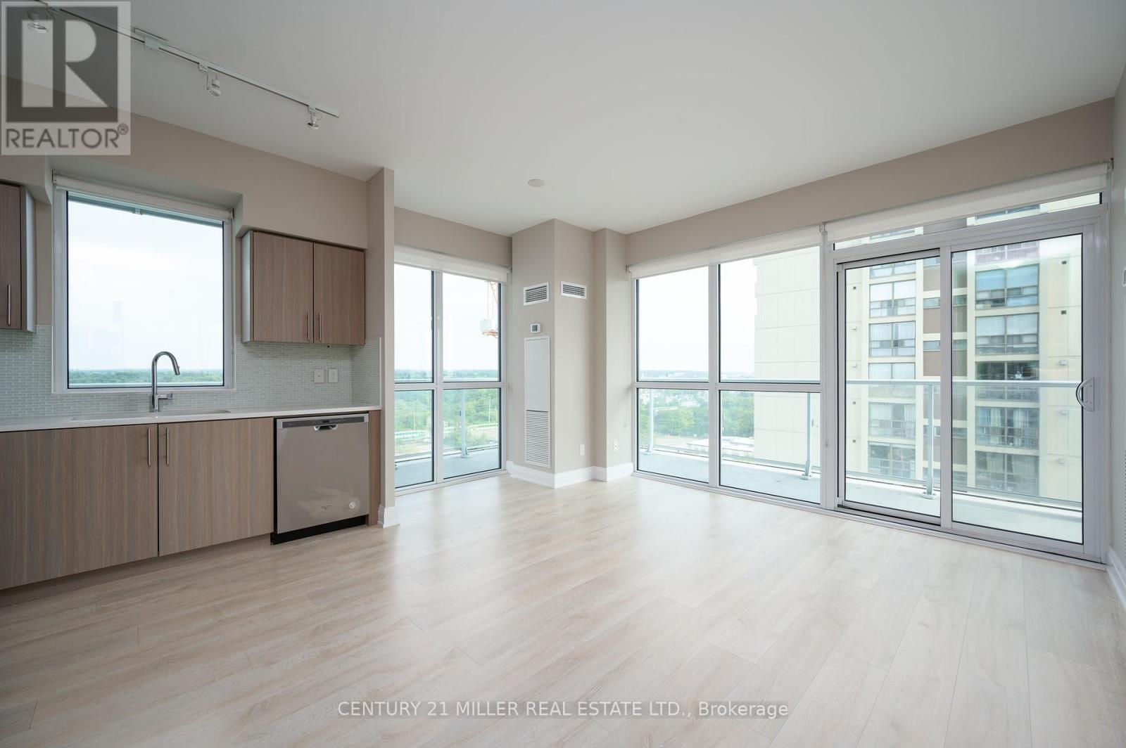 1103 - 55 Speers Road, Oakville (Qe Queen Elizabeth), Ontario  L6K 0H9 - Photo 3 - W12341615