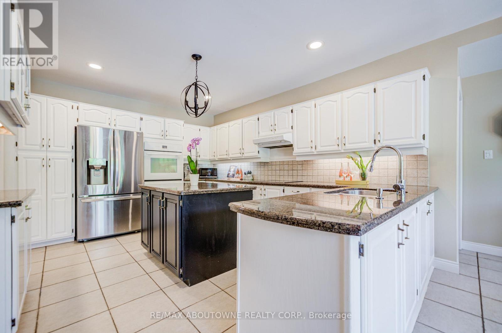 1471 The Links Drive, Oakville (Ga Glen Abbey), Ontario  L6M 2P2 - Photo 18 - W12341689