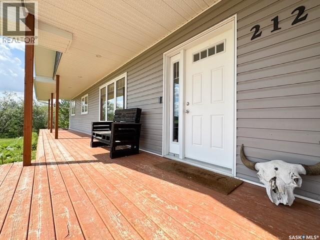 212 Fehr Avenue Rhineland, Swift Current Rm No. 137, Saskatchewan  S0N 2Y0 - Photo 3 - SK015493