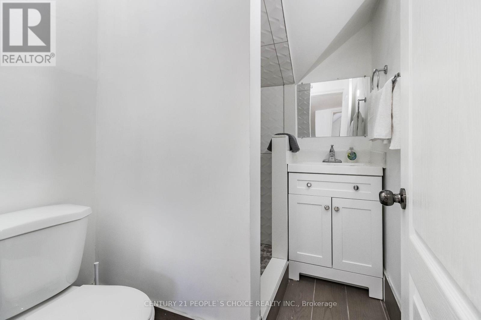 5057 Bridge Street, Niagara Falls (Downtown), Ontario  L2E 2S7 - Photo 29 - X12341693