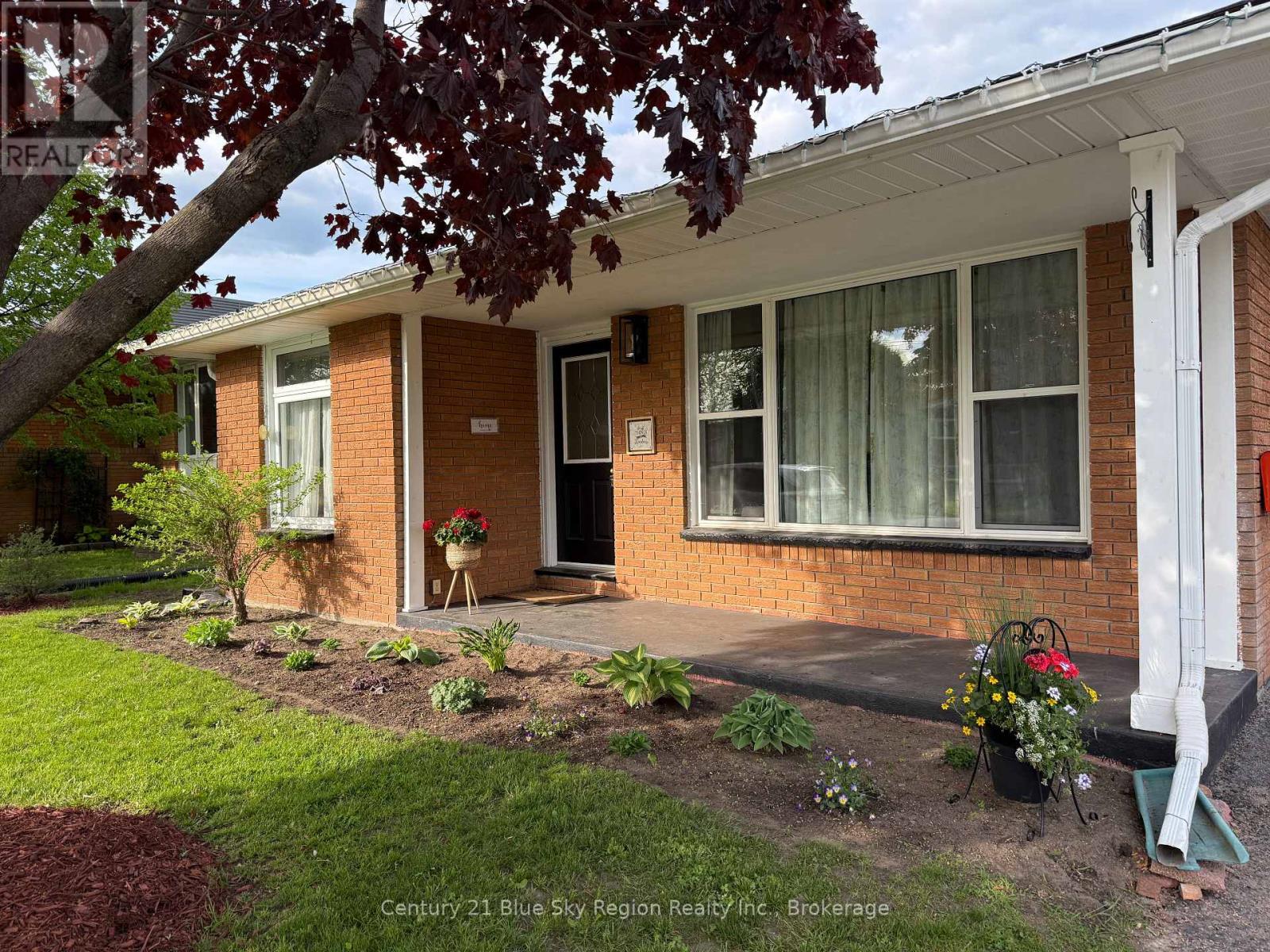 14 Marshall Park Drive, North Bay, Ontario  P1A 2N9 - Photo 1 - X12341234