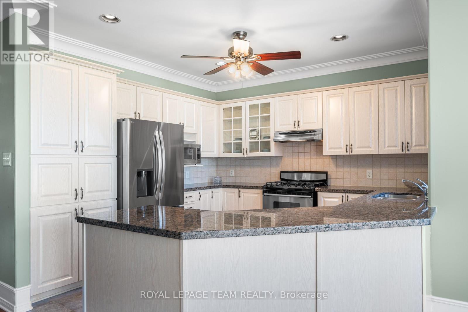 18 Tierney Drive, Ottawa, Ontario  K2J 4W2 - Photo 17 - X12341942
