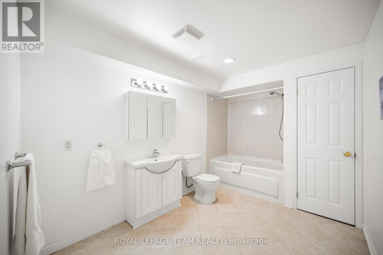 18 Tierney Drive, Ottawa, Ontario  K2J 4W2 - Photo 38 - X12341942