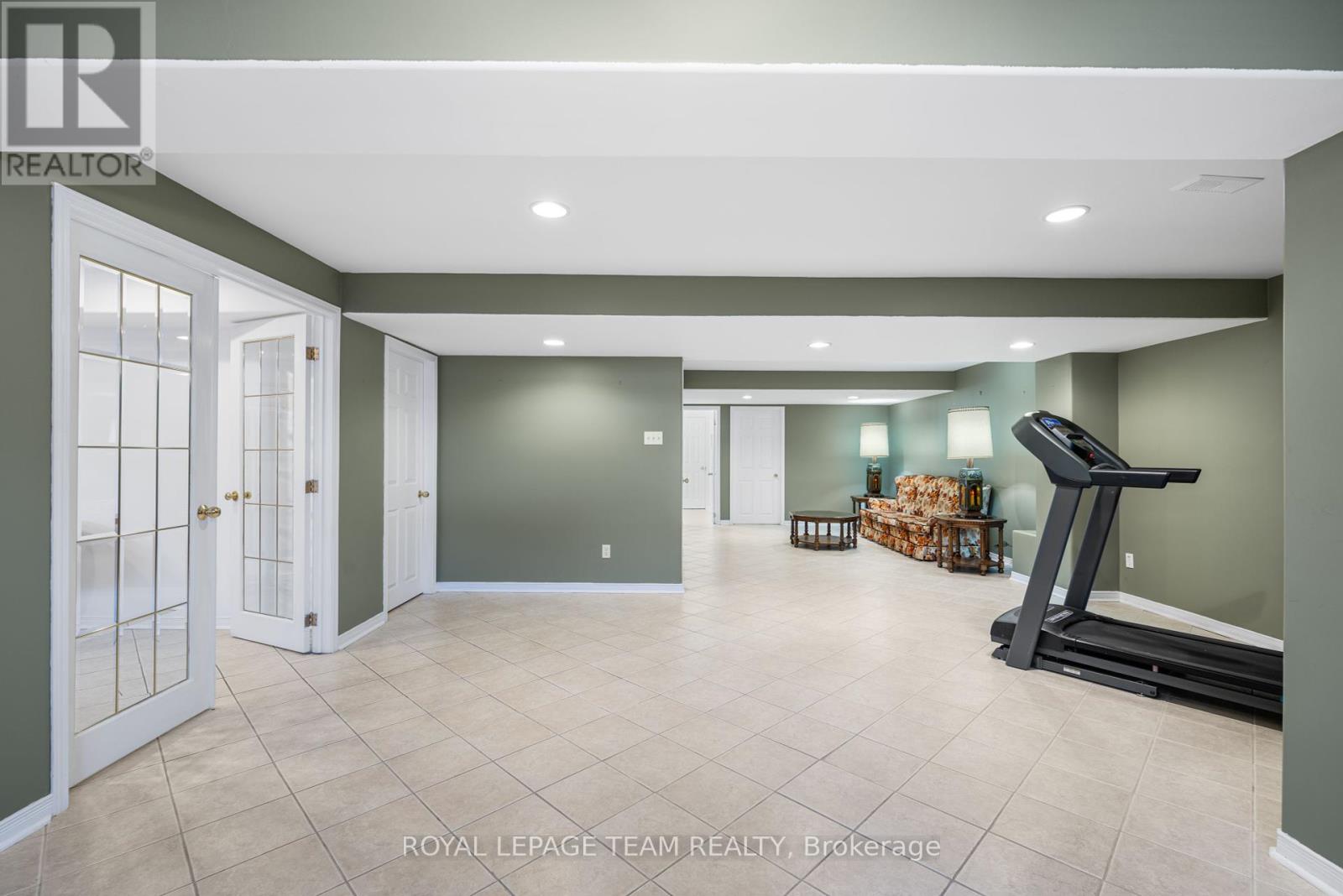 18 Tierney Drive, Ottawa, Ontario  K2J 4W2 - Photo 42 - X12341942