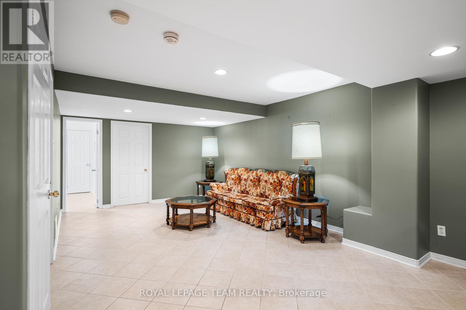18 Tierney Drive, Ottawa, Ontario  K2J 4W2 - Photo 45 - X12341942