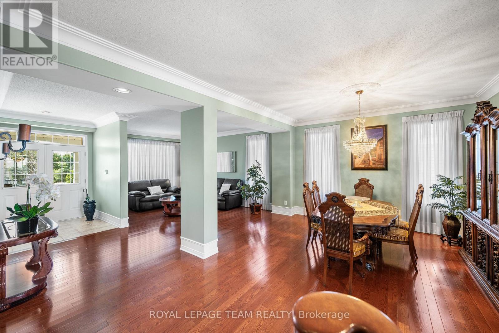 18 Tierney Drive, Ottawa, Ontario  K2J 4W2 - Photo 9 - X12341942