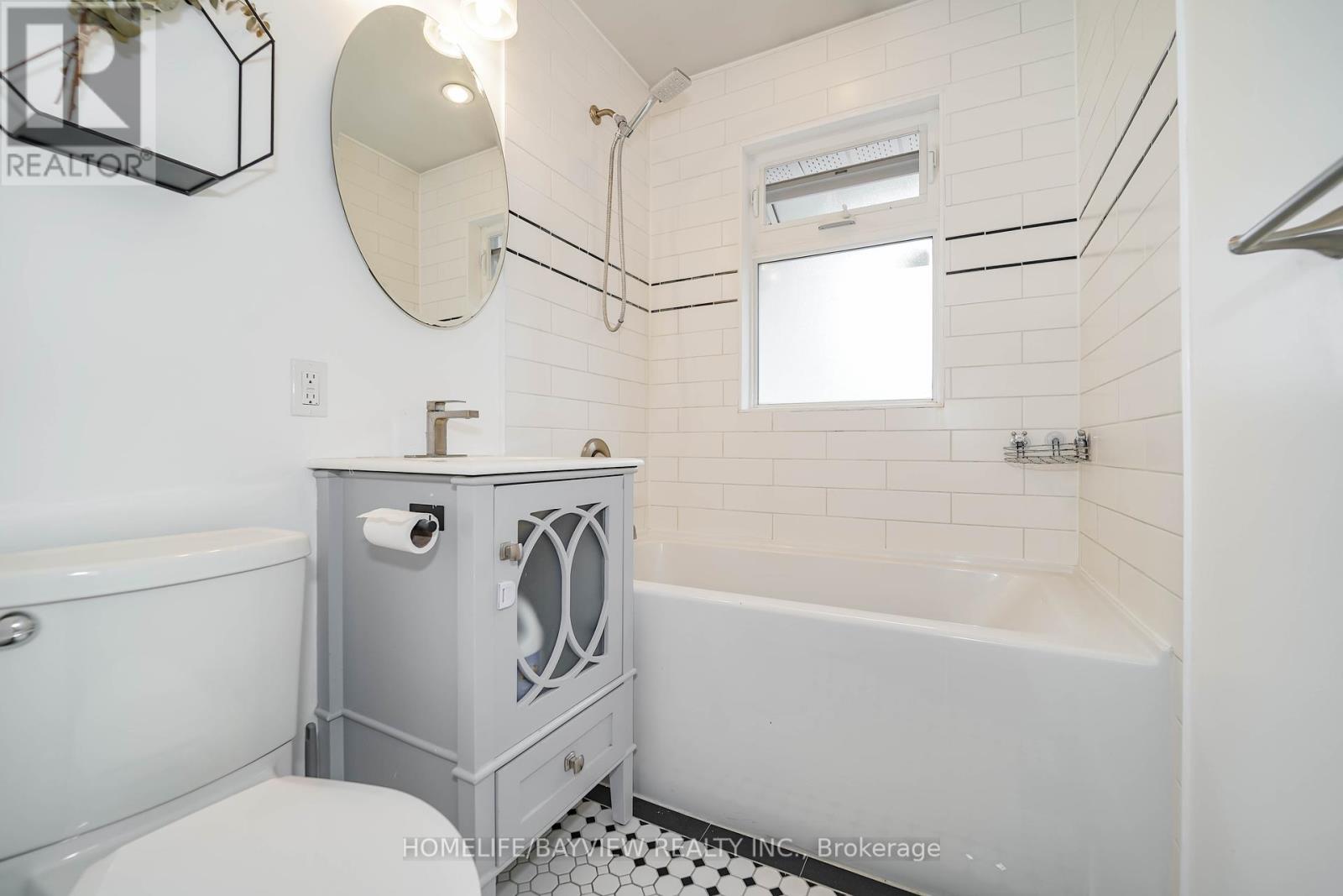 163 Gunn Street, Barrie (Wellington), Ontario  L4M 2H8 - Photo 16 - S12341134