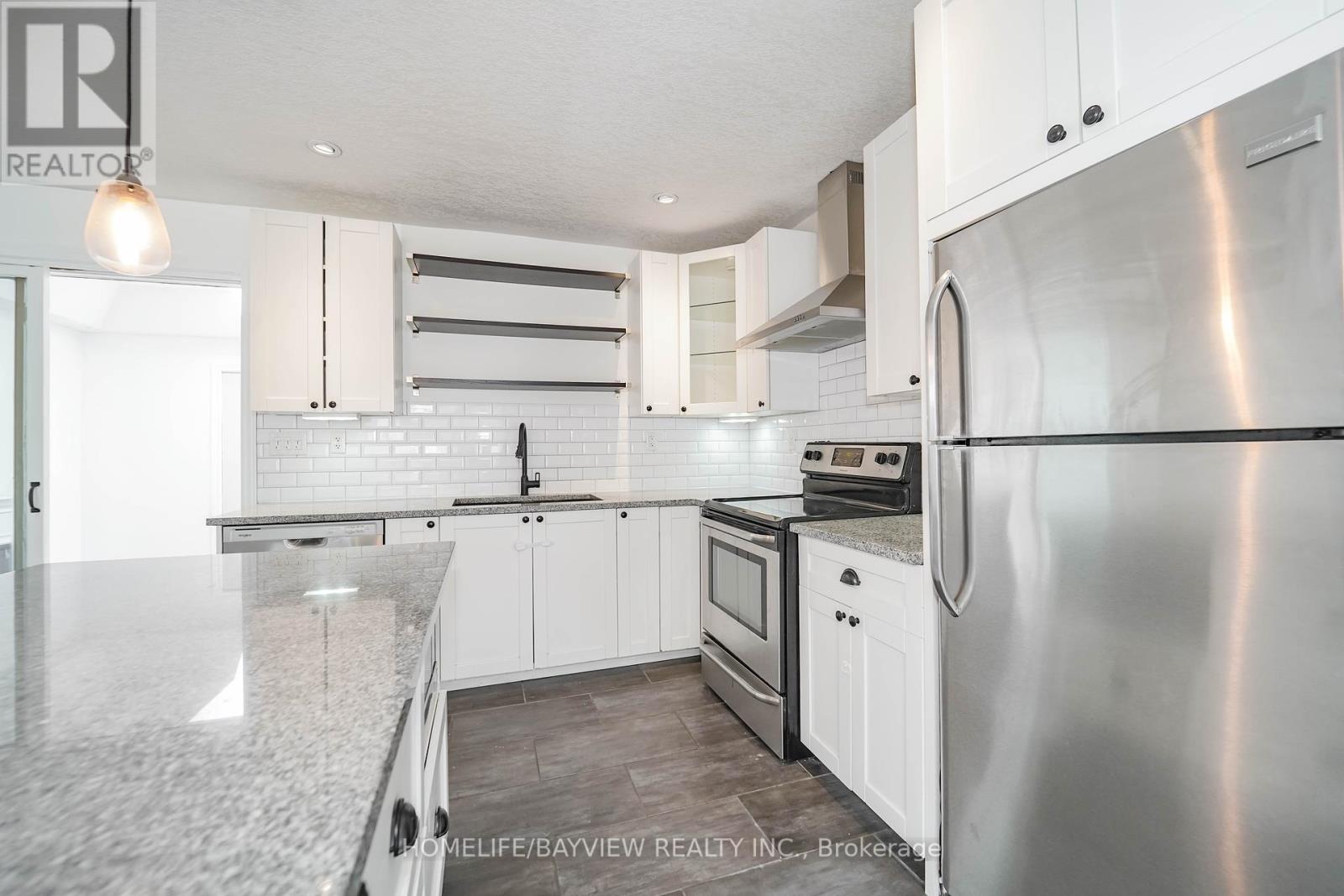 163 Gunn Street, Barrie (Wellington), Ontario  L4M 2H8 - Photo 8 - S12341134