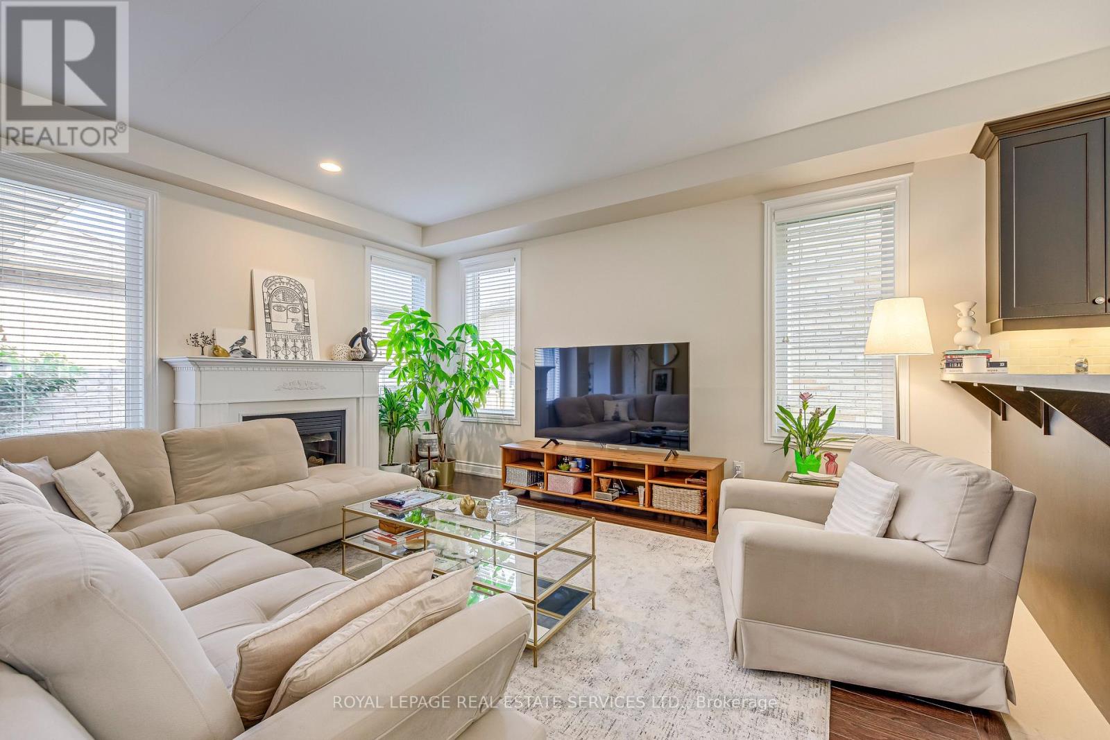 527 Sixteen Mile Drive, Oakville, Ontario  L6M 0P7 - Photo 16 - W12336711