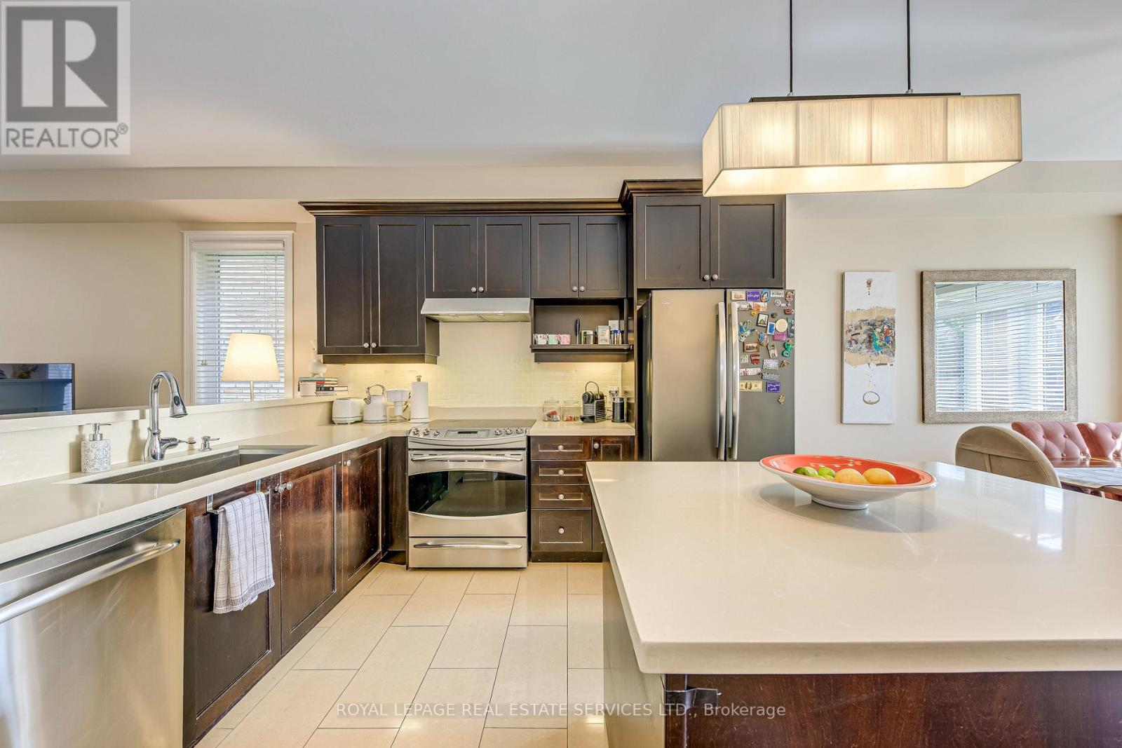 527 Sixteen Mile Drive, Oakville, Ontario  L6M 0P7 - Photo 13 - W12336711