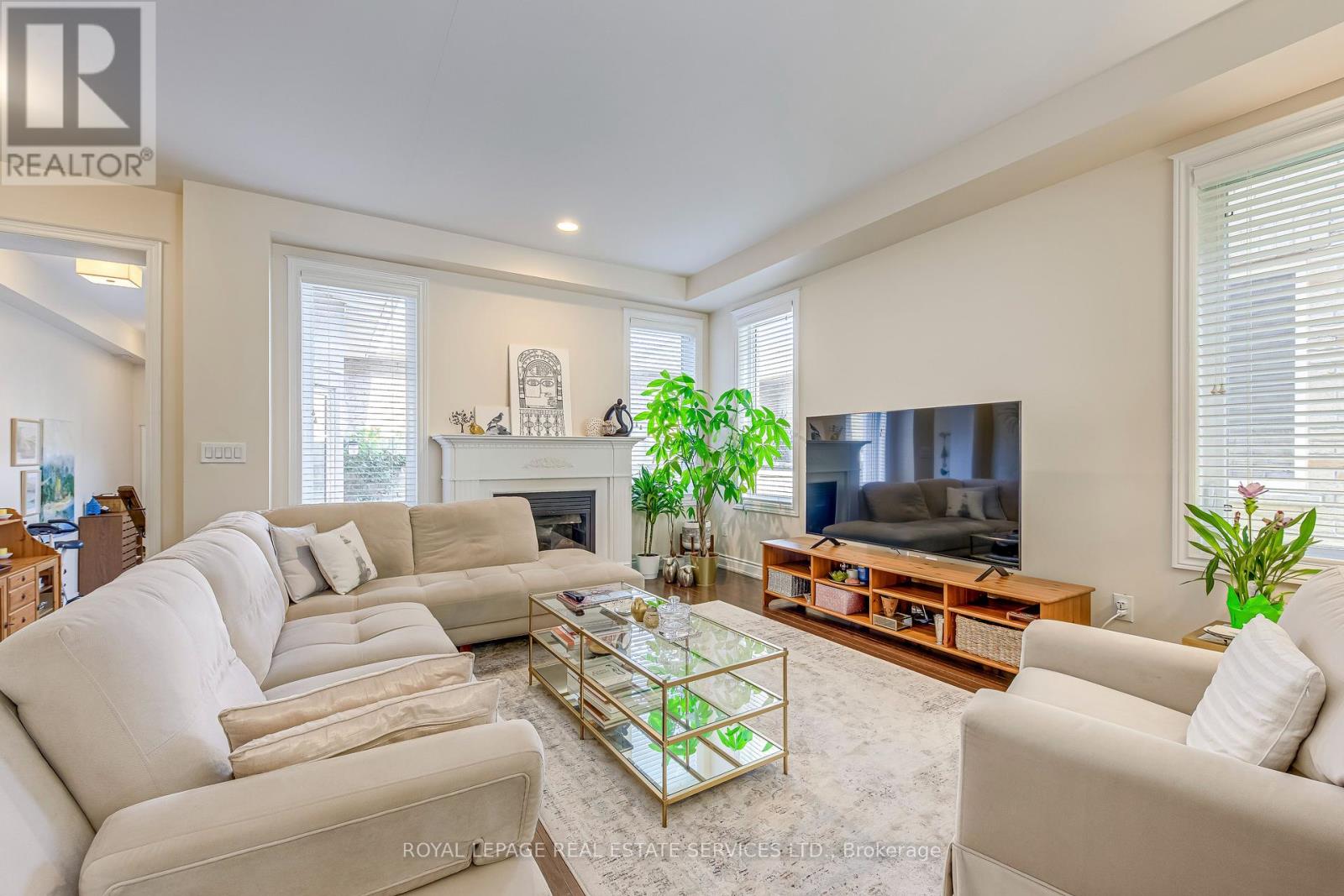 527 Sixteen Mile Drive, Oakville, Ontario  L6M 0P7 - Photo 17 - W12336711