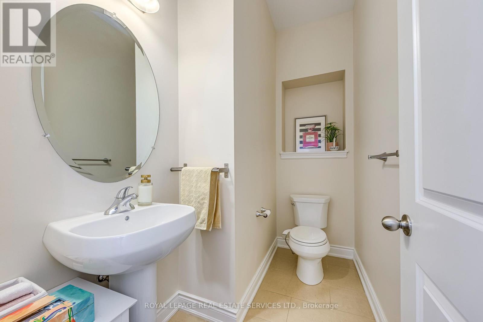 527 Sixteen Mile Drive, Oakville, Ontario  L6M 0P7 - Photo 22 - W12336711