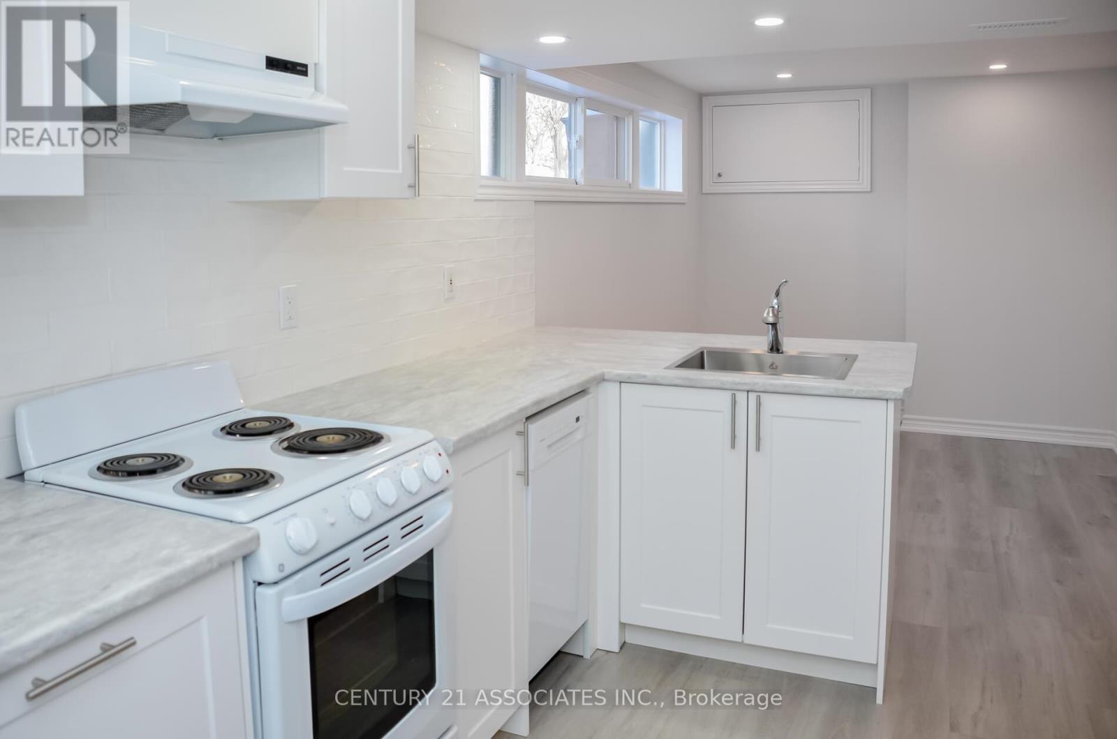 Bsmt - 75 Coney Road, Toronto, Ontario  M8Z 2K7 - Photo 5 - W12321142