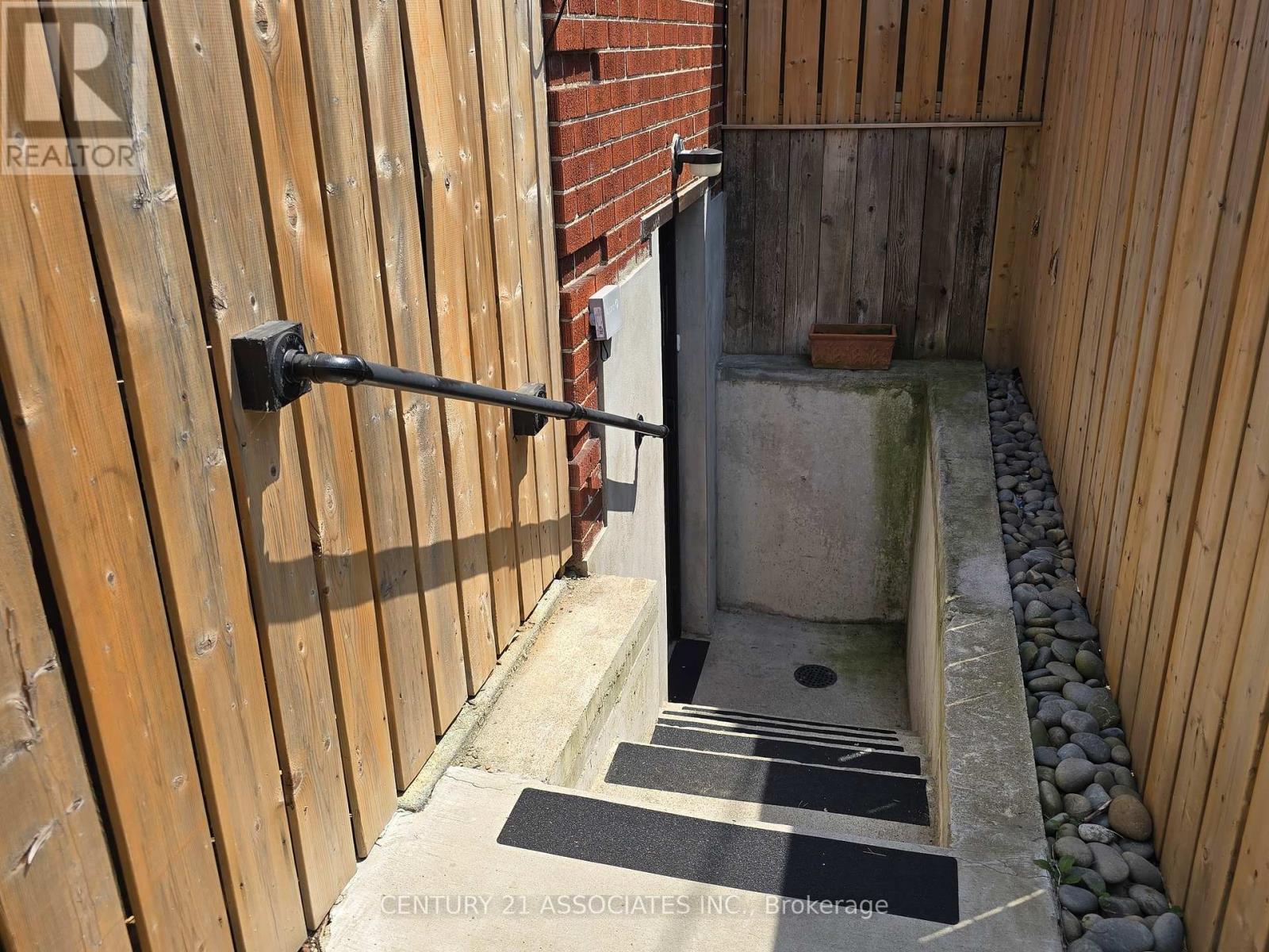 Bsmt - 75 Coney Road, Toronto, Ontario  M8Z 2K7 - Photo 3 - W12321142