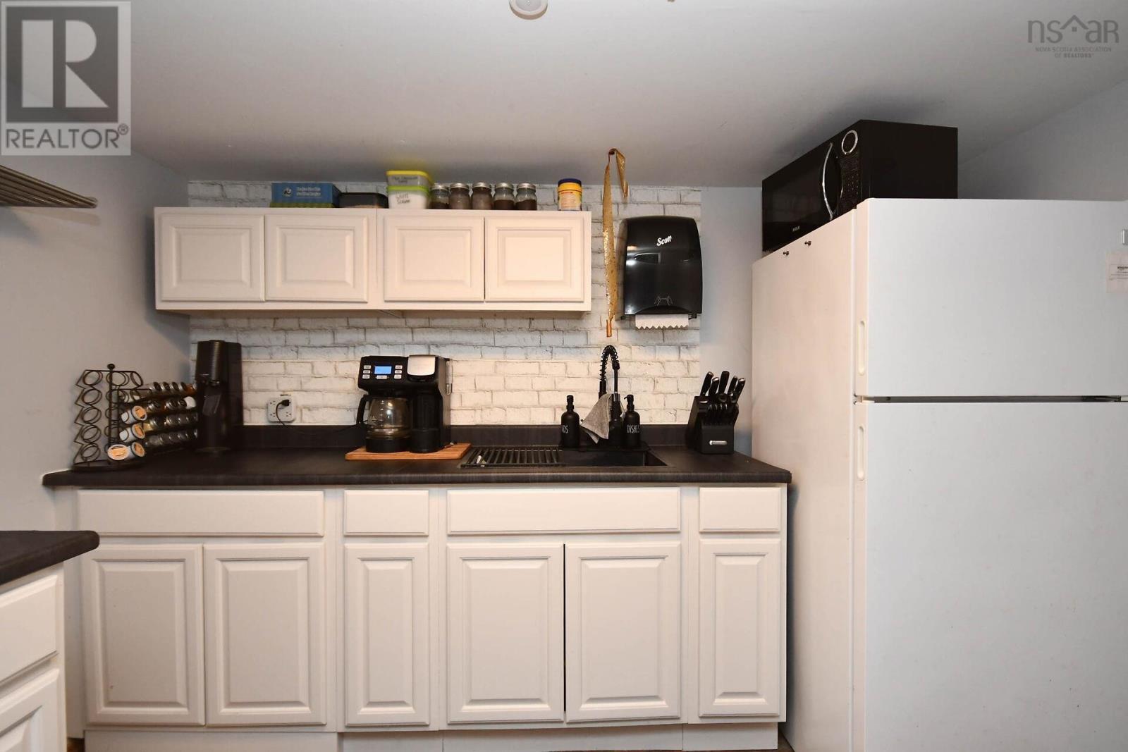 16 Raymoor Drive, Woodlawn, Nova Scotia  B2X 1G7 - Photo 28 - 202520351