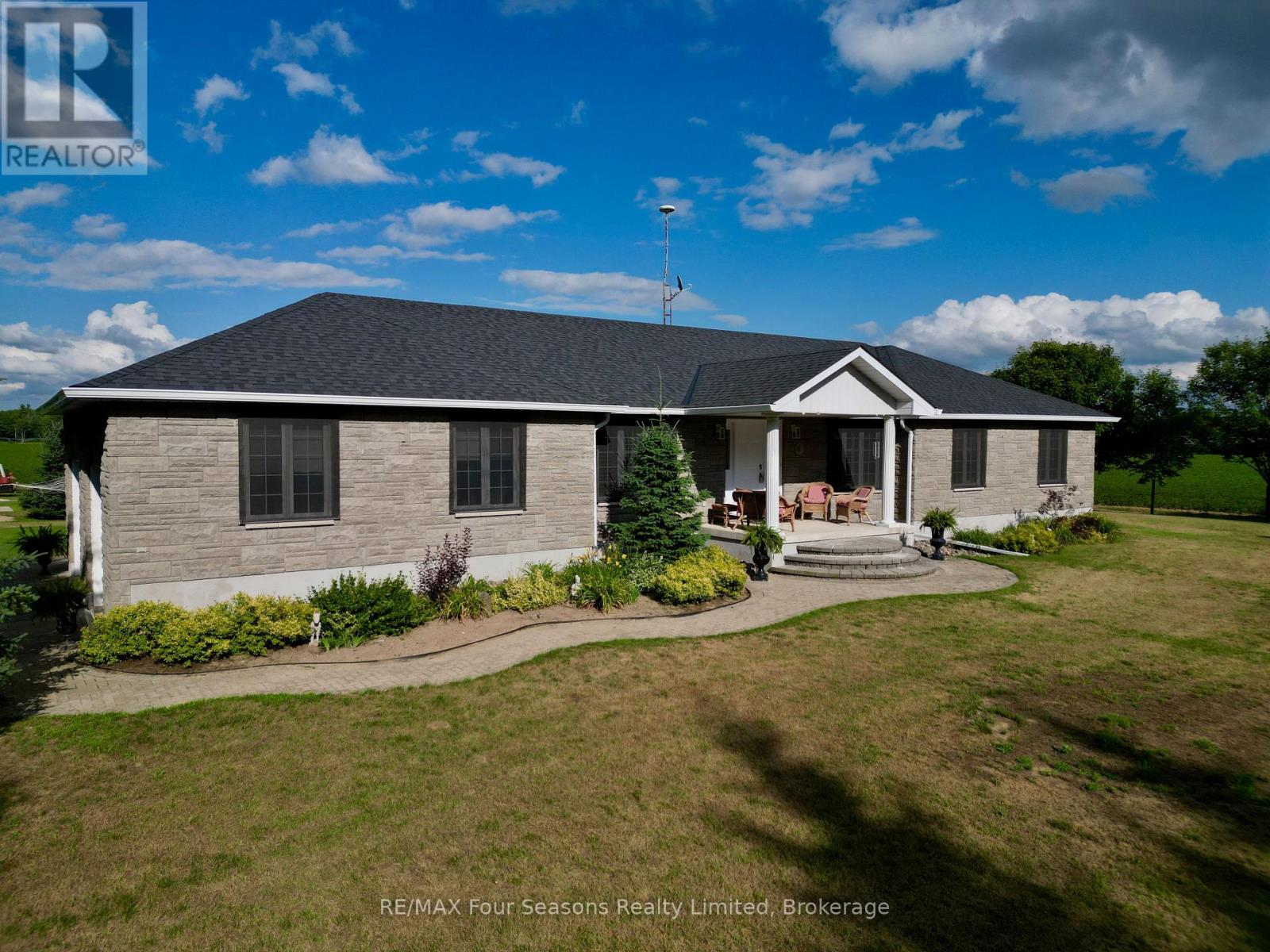 6853 Pine Plains Road, Adjala-Tosorontio, Ontario  L0M 1J0 - Photo 2 - N12341897