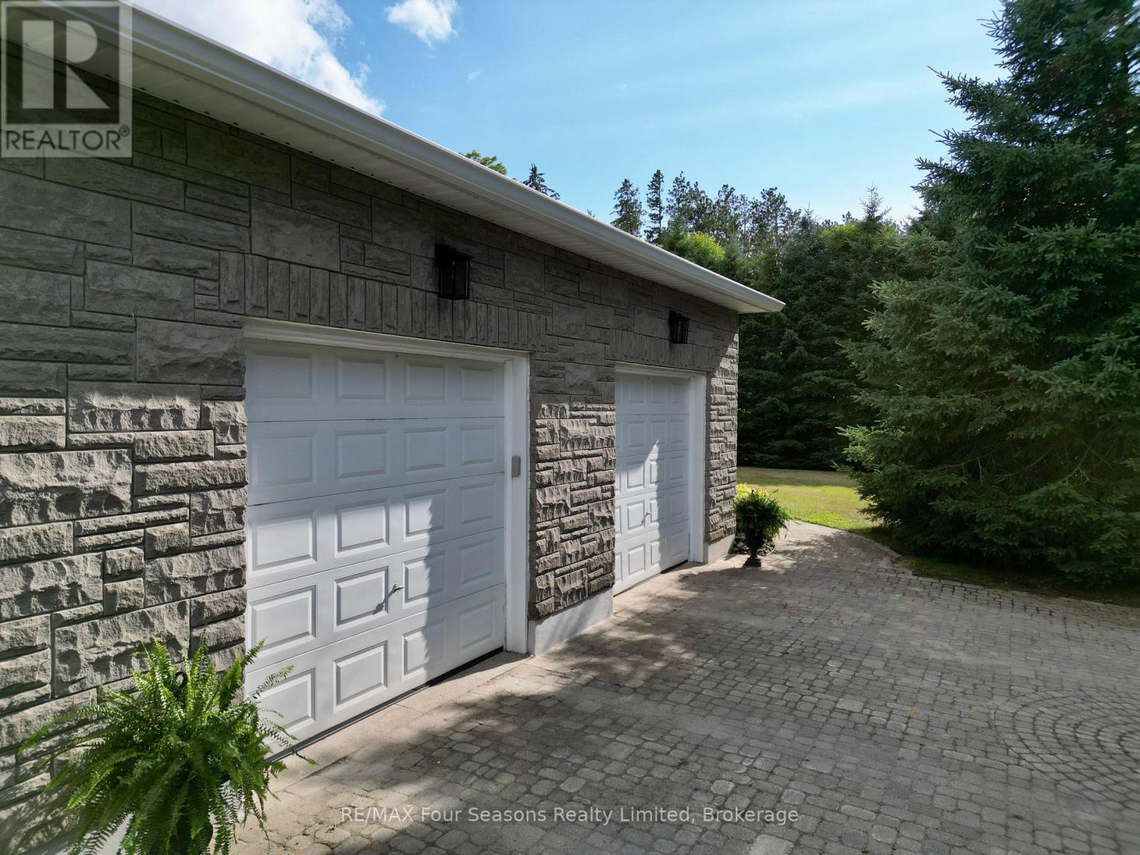 6853 Pine Plains Road, Adjala-Tosorontio, Ontario  L0M 1J0 - Photo 10 - N12341897