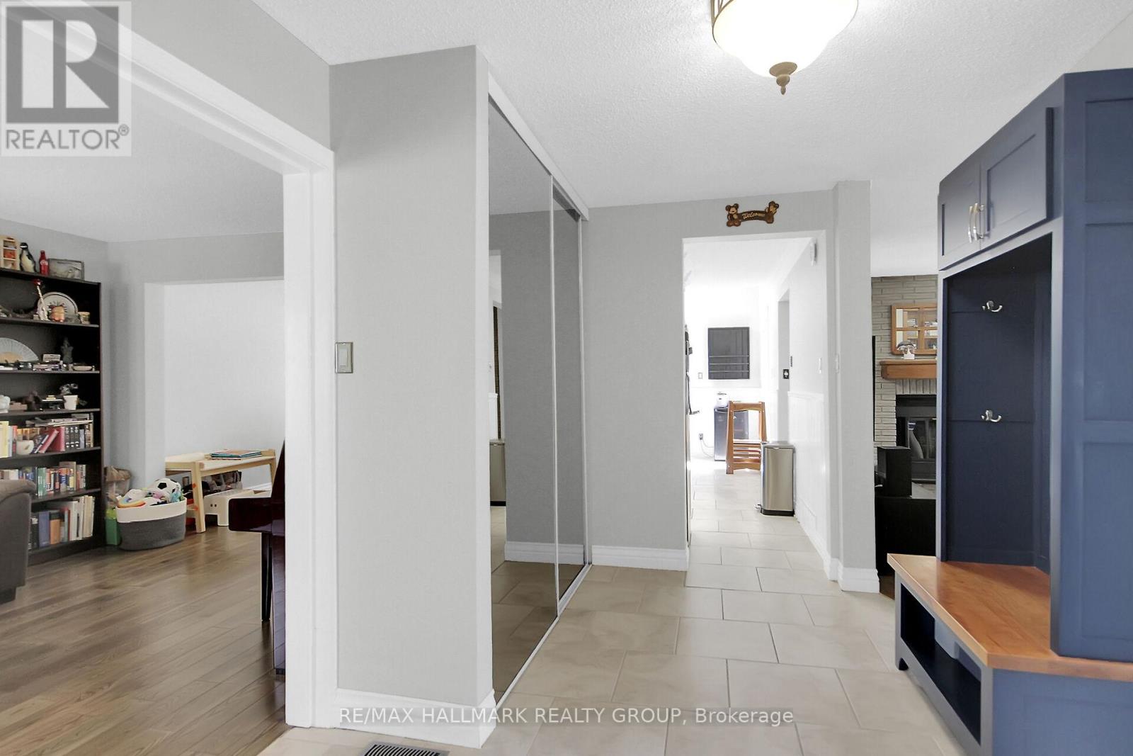 Property at 1661 KINDERSLEY AVENUE image 5
