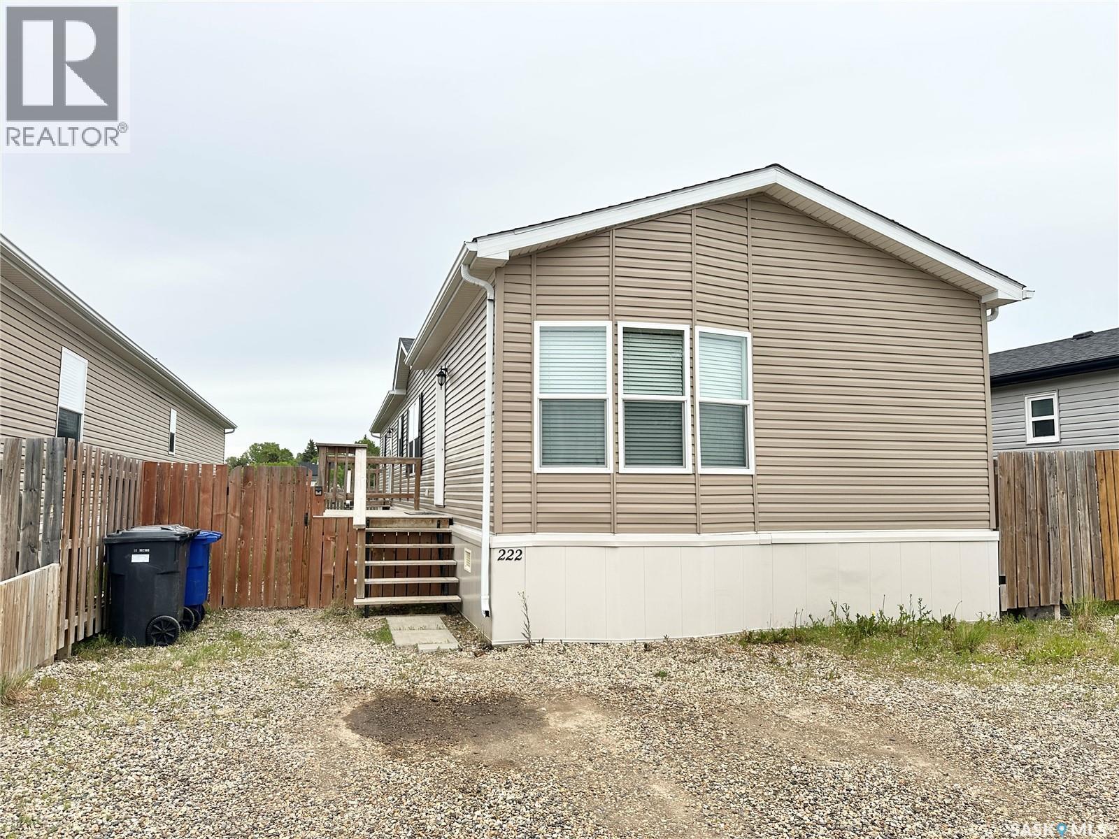 222 Brownlee STREET, Weyburn, Saskatchewan
