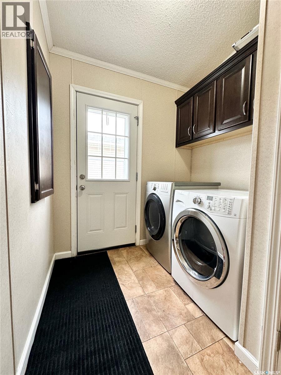 222 Brownlee Street, Weyburn, Saskatchewan  S4H 3P4 - Photo 19 - SK015503