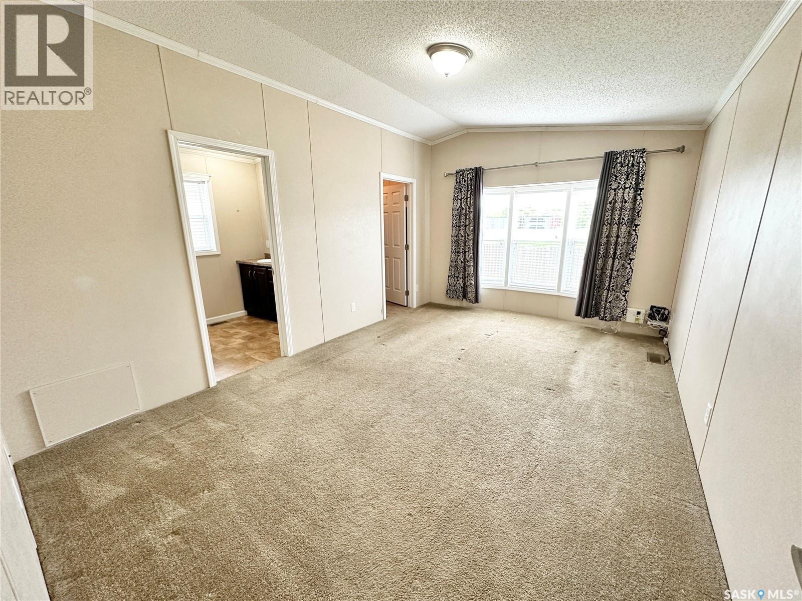 222 Brownlee Street, Weyburn, Saskatchewan  S4H 3P4 - Photo 20 - SK015503
