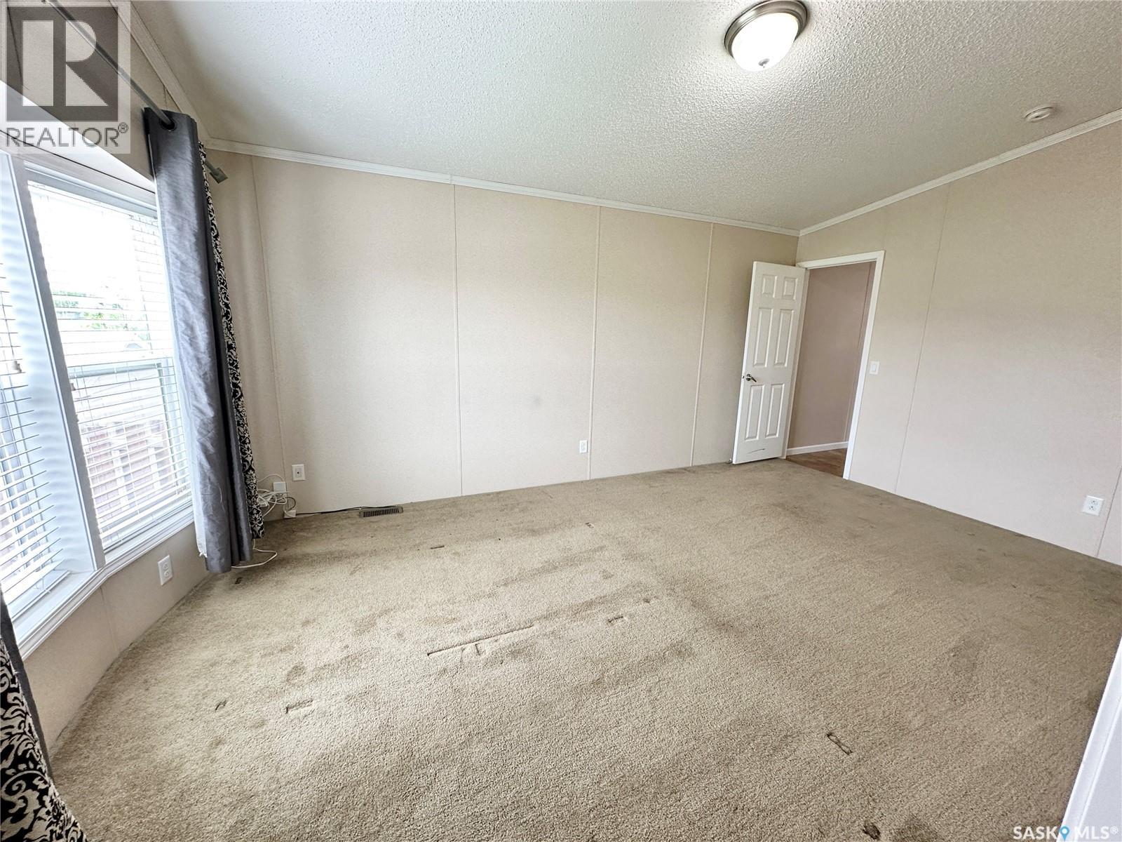 222 Brownlee Street, Weyburn, Saskatchewan  S4H 3P4 - Photo 24 - SK015503