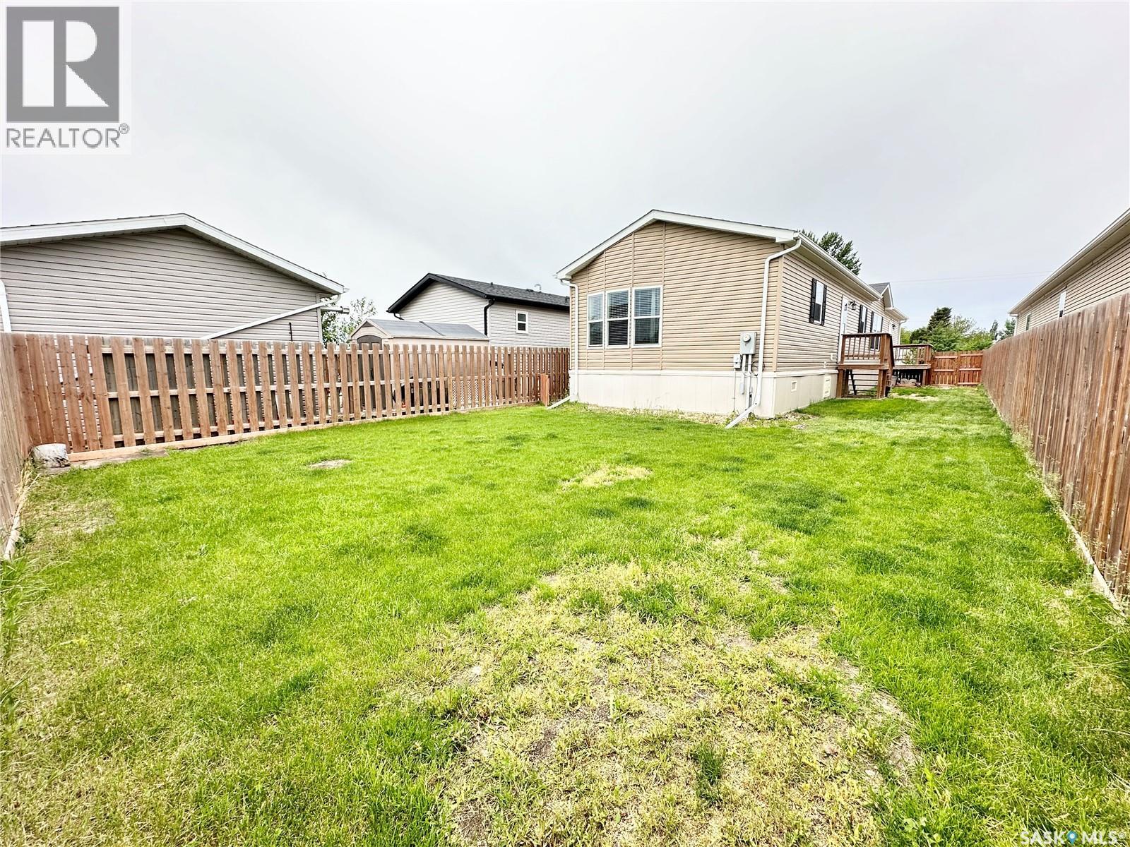 222 Brownlee Street, Weyburn, Saskatchewan  S4H 3P4 - Photo 30 - SK015503