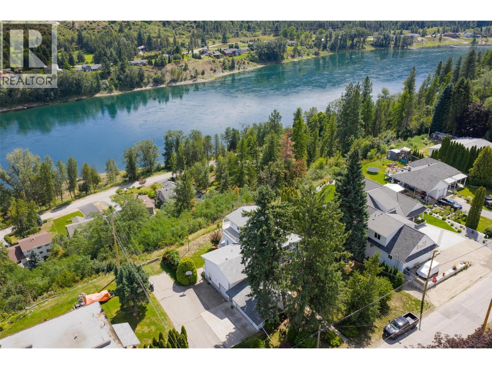 3101 4th Avenue, Castlegar, British Columbia  V1N 2S5 - Photo 2 - 10359224