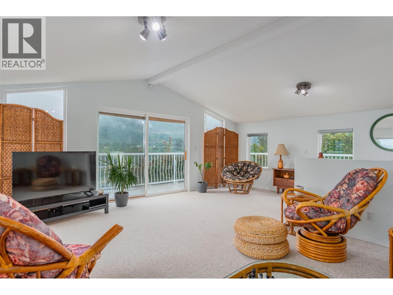 3101 4th Avenue, Castlegar, British Columbia  V1N 2S5 - Photo 40 - 10359224